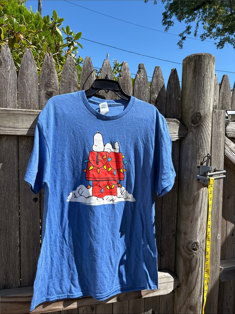 Delta Pro Weight large Christmas Snoopy tee. NWOT!